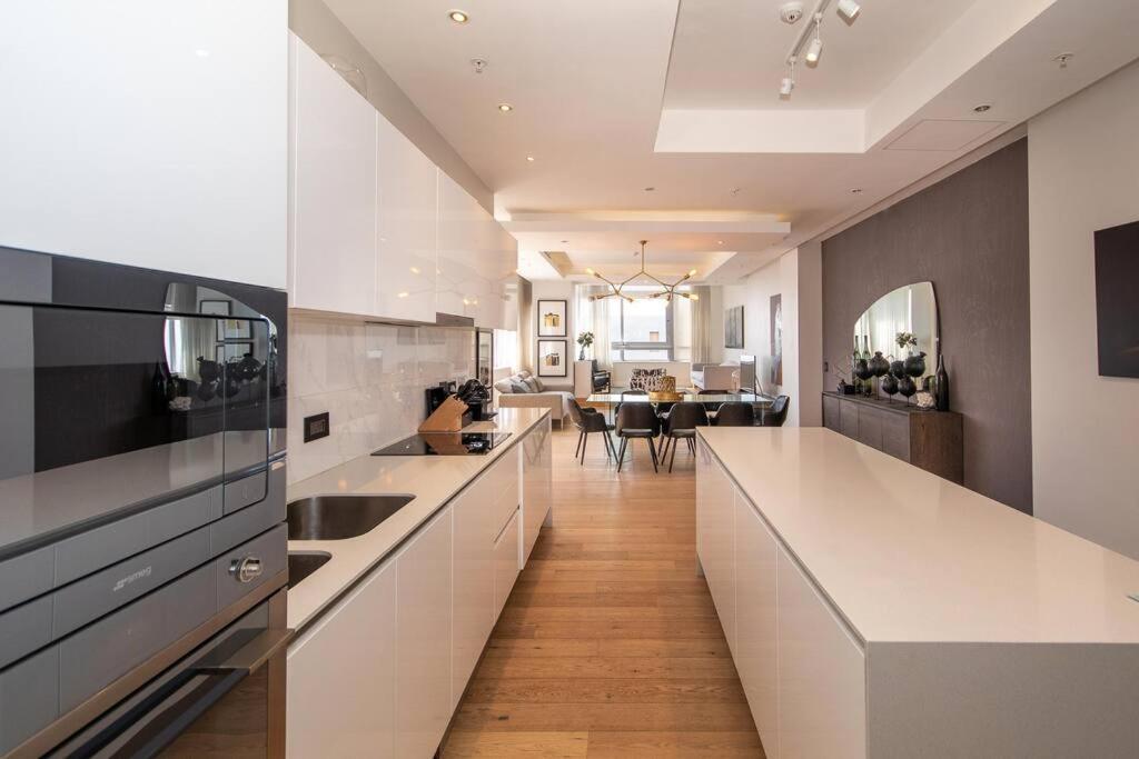 2201 Pullman 3 Bedroom Penthouse Apartment
