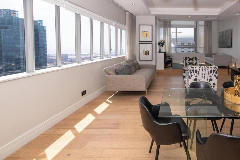 Apartment 2201 Pullman 3 Bedroom Penthouse *