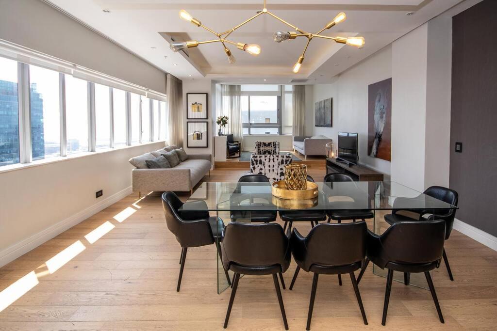 2201 Pullman 3 Bedroom Penthouse