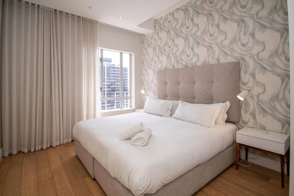 2201 Pullman 3 Bedroom Penthouse *