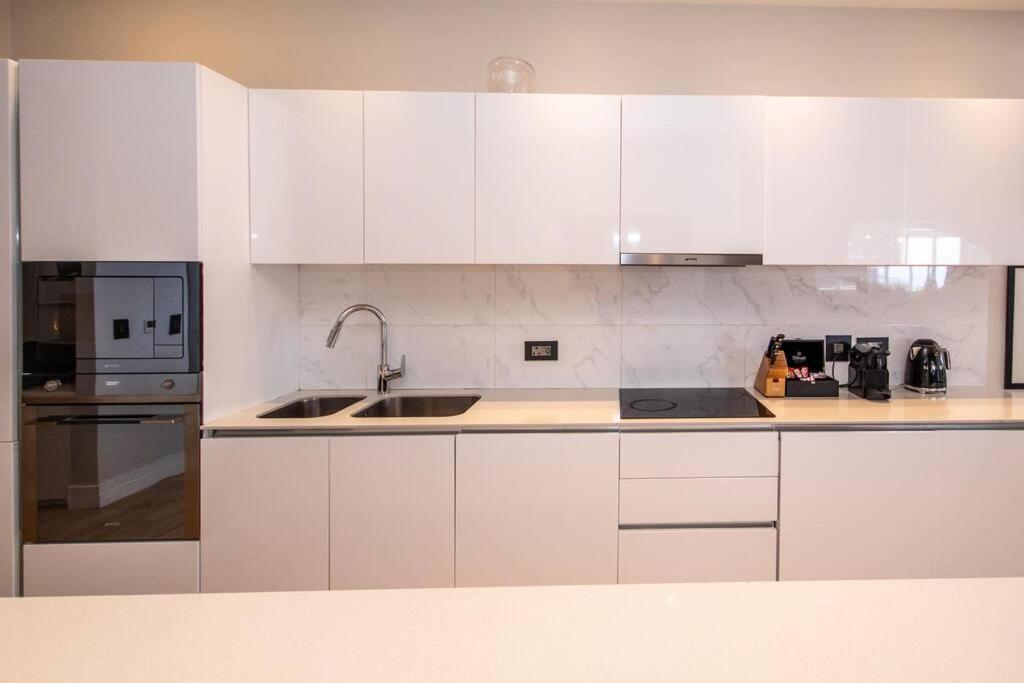 2201 Pullman 3 Bedroom Penthouse *